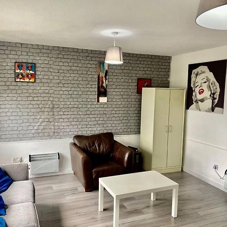 Chic Flat With Balcony Close To Merchant City Glasgow Zewnętrze zdjęcie