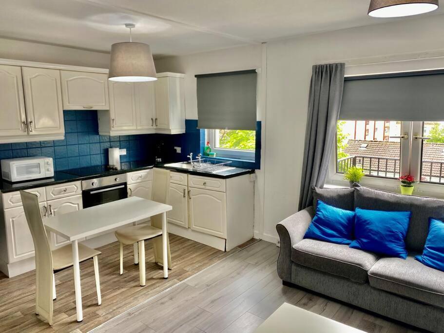 Chic Flat With Balcony Close To Merchant City Glasgow Zewnętrze zdjęcie