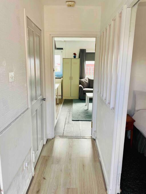Chic Flat With Balcony Close To Merchant City Glasgow Zewnętrze zdjęcie