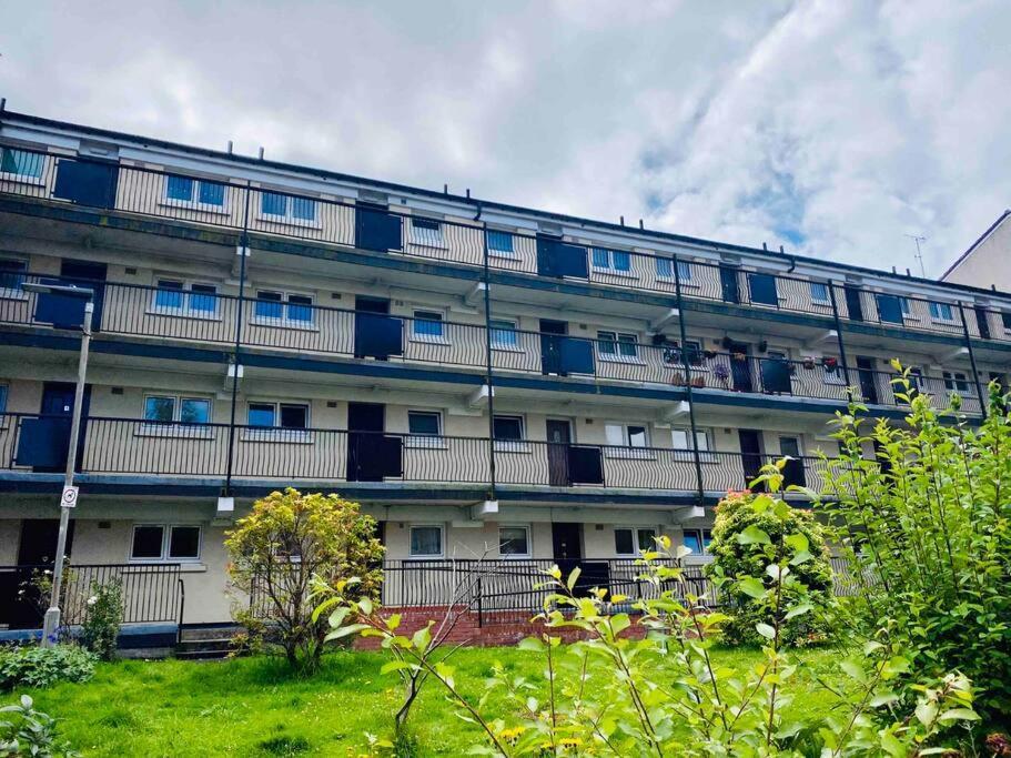 Chic Flat With Balcony Close To Merchant City Glasgow Zewnętrze zdjęcie